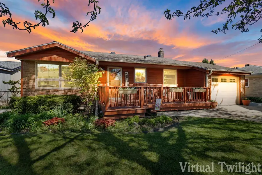 3225 Buckingham ROAD, Sturtevant, WI 53177 - #3