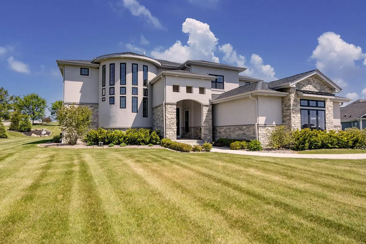4814 S East Kohler CIRCLE, New Berlin, WI 53146 - #1