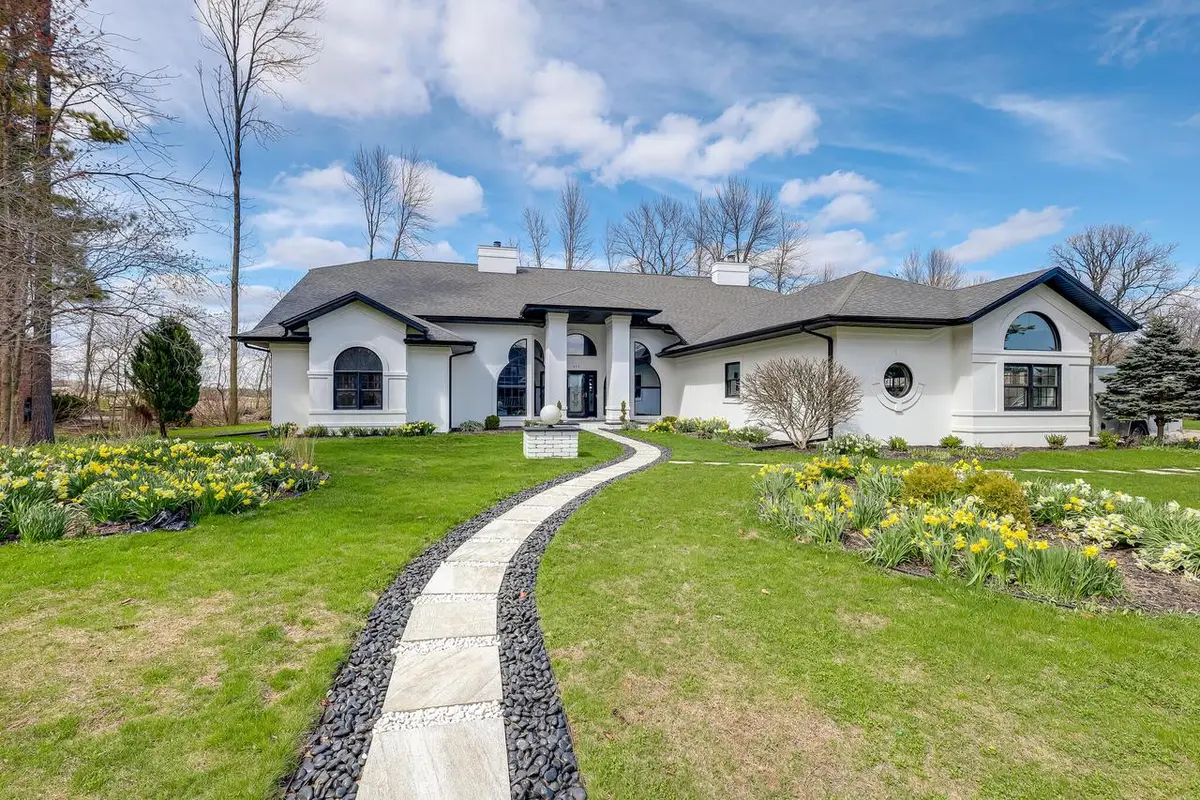 402 Wild Oak DRIVE, Manitowoc, WI 54220 - #1