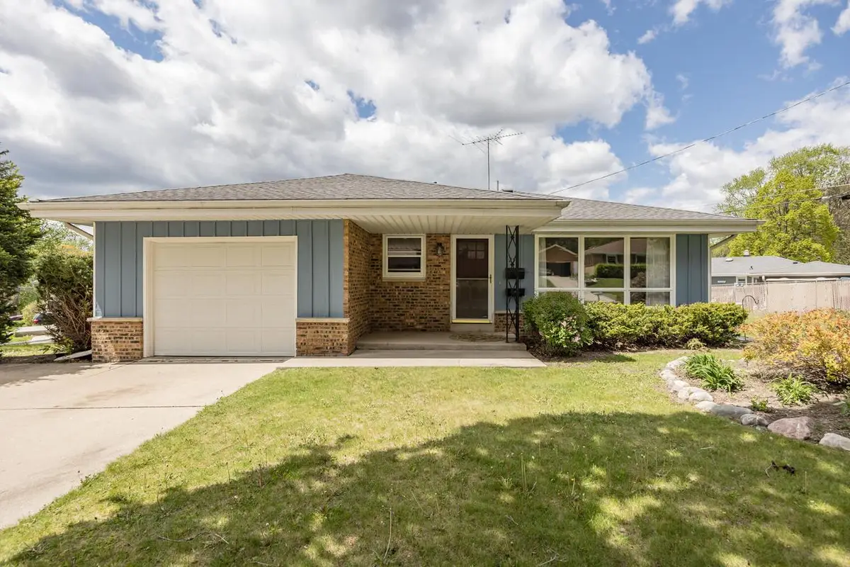 250 S Hine AVENUE, Waukesha, WI 53188 - #1