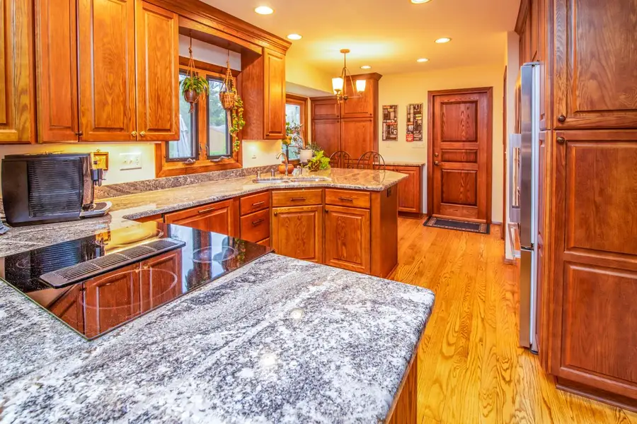 12155 W Luther AVENUE, Hales Corners, WI 53130 - #3