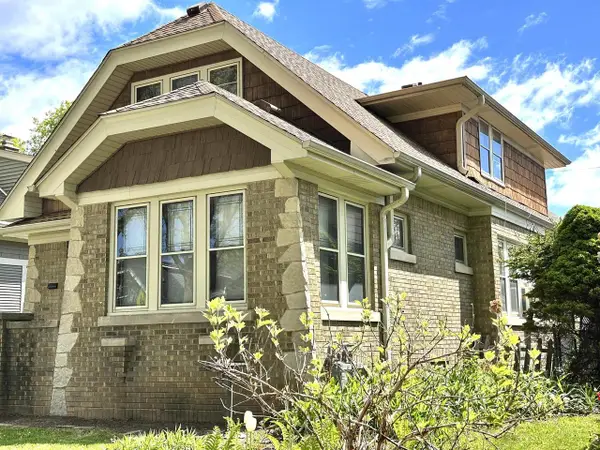 3234 S Pine AVENUE #3234A, Milwaukee, WI 53207