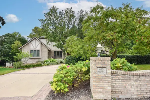 W131N7931 Country Club COURT, Menomonee Falls, WI 53051