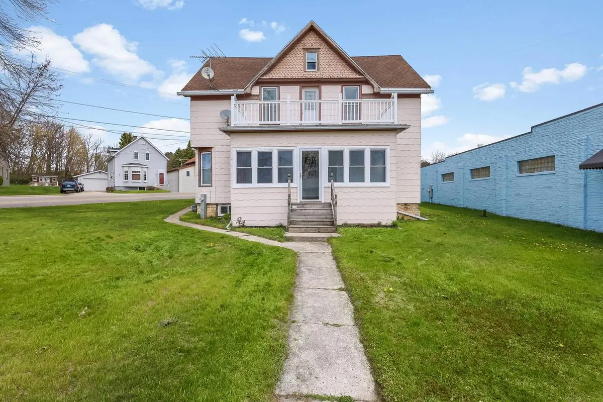 211 Main STREET, Mishicot, WI 54228 - #1