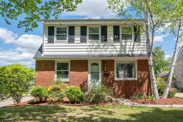 222 N 90th STREET, Milwaukee, WI 53226
