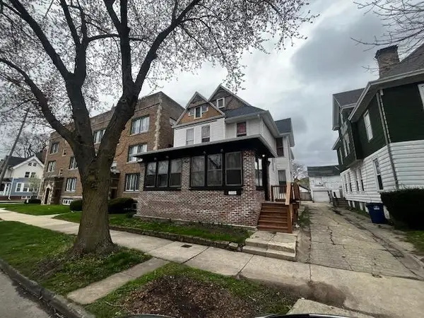 1040 College AVENUE, Racine, WI 53403