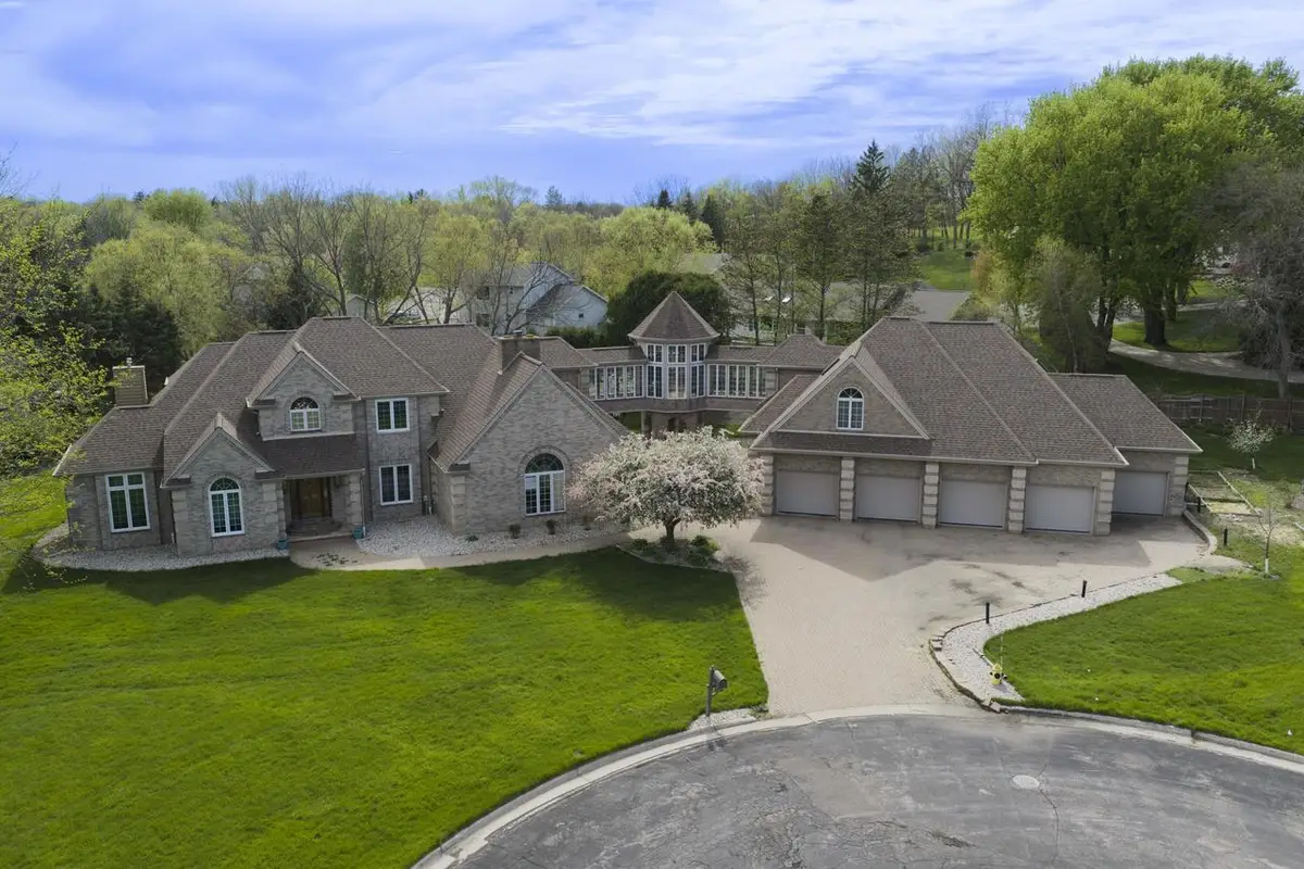 1000 Apache COURT, Fort Atkinson, WI 53538 - #1