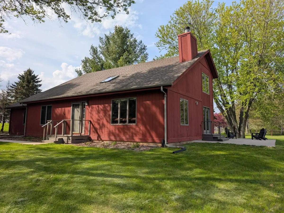 S48W34444 Rue Chantilly, Dousman, WI 53118 - #1