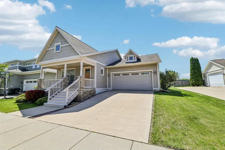 3289 Pleasant STREET, Sun Prairie, WI 53590 - #3