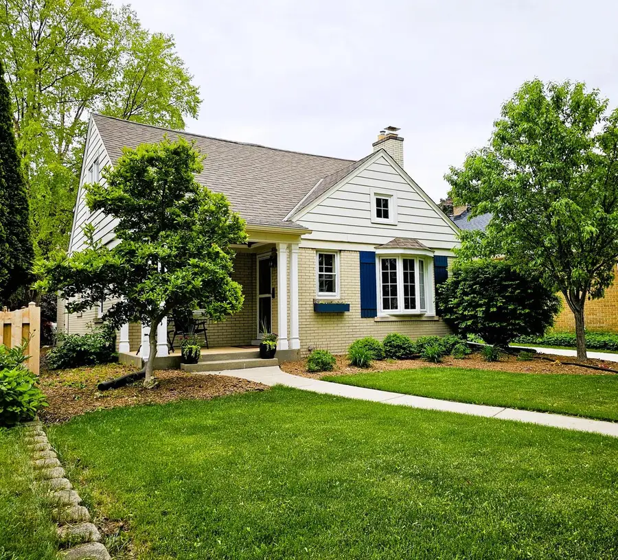 2456 N 82nd STREET, Wauwatosa, WI 53213 - #3