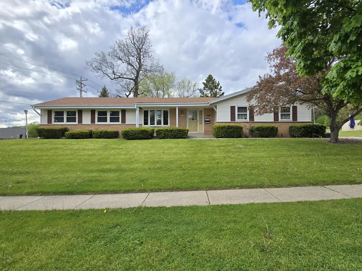6730 Manchester DRIVE, Greendale, WI 53129 - #1