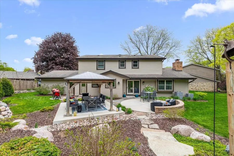 800 Sweetbriar COURT, Waukesha, WI 53186 - #3