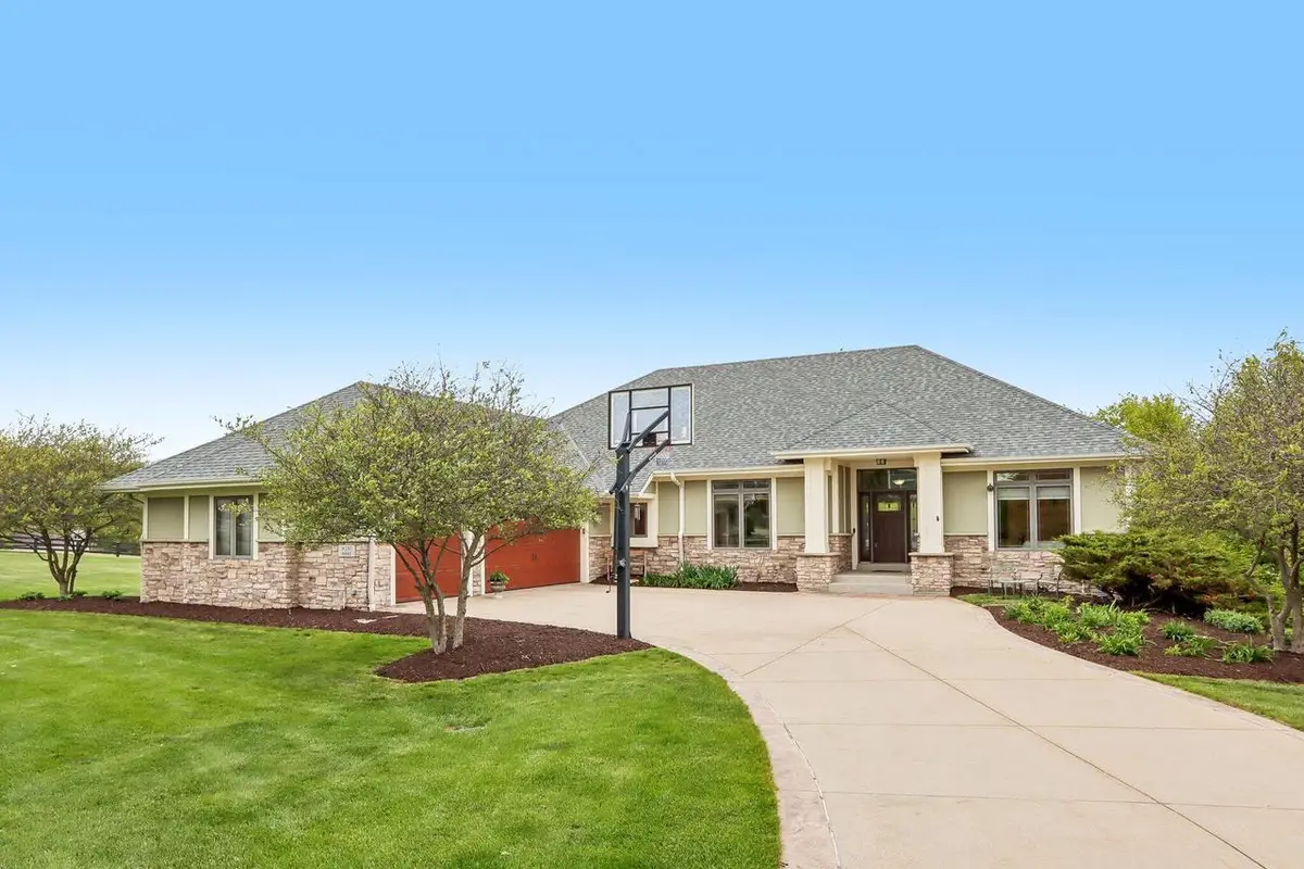 W287N990 Bedouin COURT, Waukesha, WI 53188 - #1