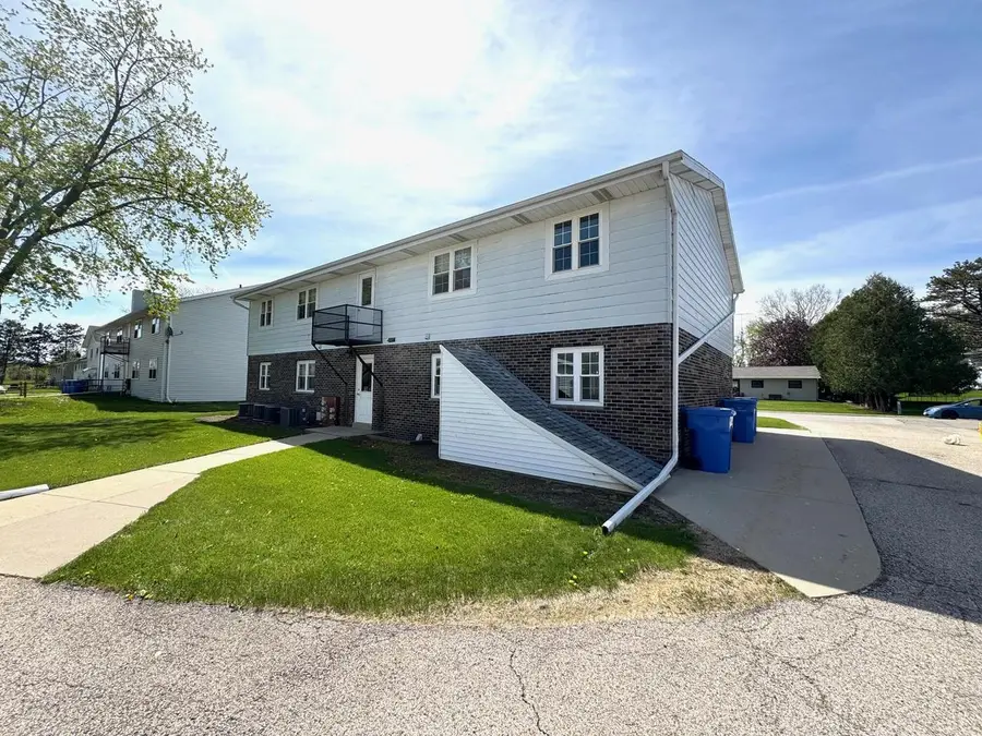 1012 Meadow STREET, Watertown, WI 53094 - #2