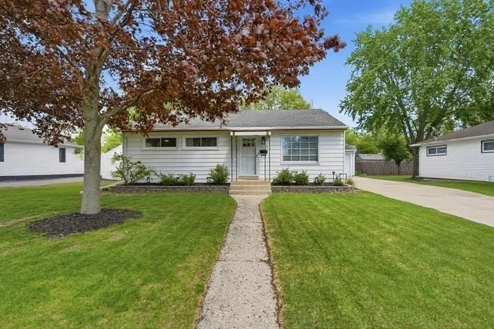 1517 N Bel Ayr DRIVE, Waukesha, WI 53188 - #1