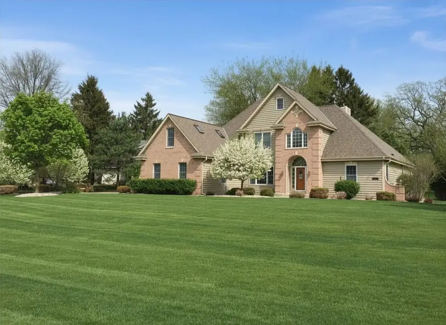 N27W26292 Crestview DRIVE, Pewaukee, WI 53072 - #2