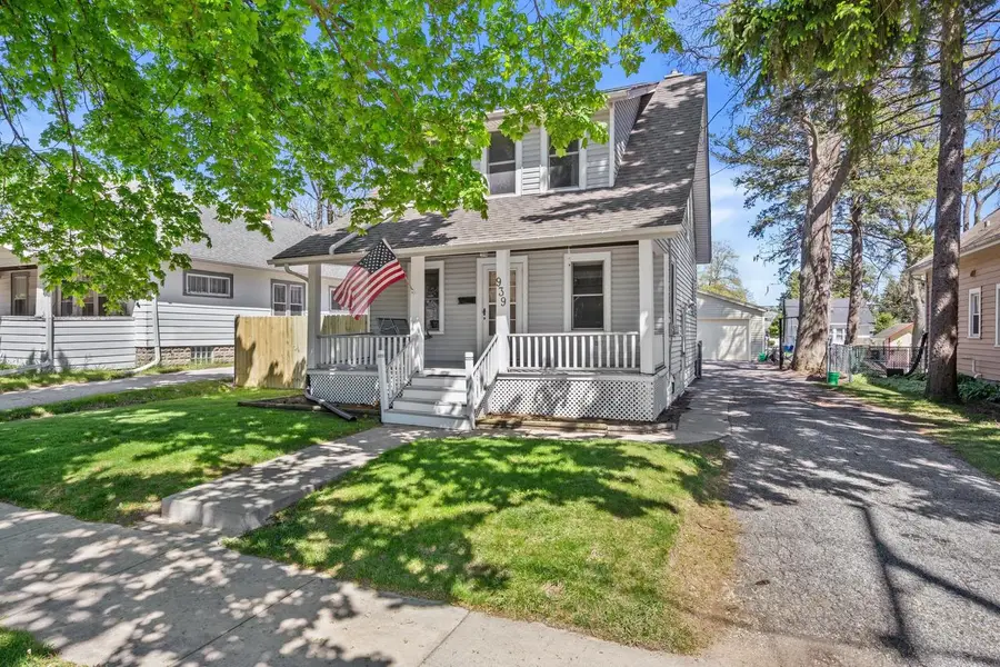 939 N Greenfield AVENUE, Waukesha, WI 53186 - #3
