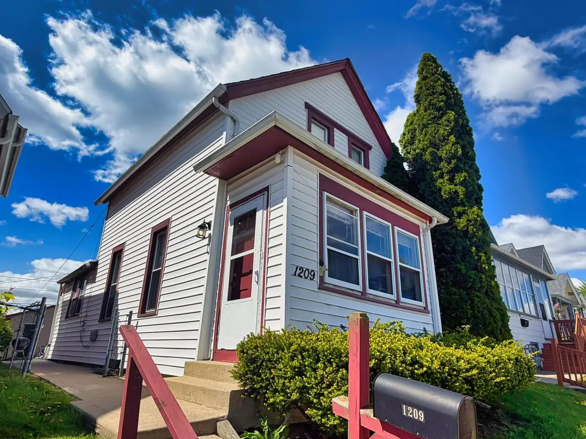 1209 Monroe AVENUE, South Milwaukee, WI 53172 - #1