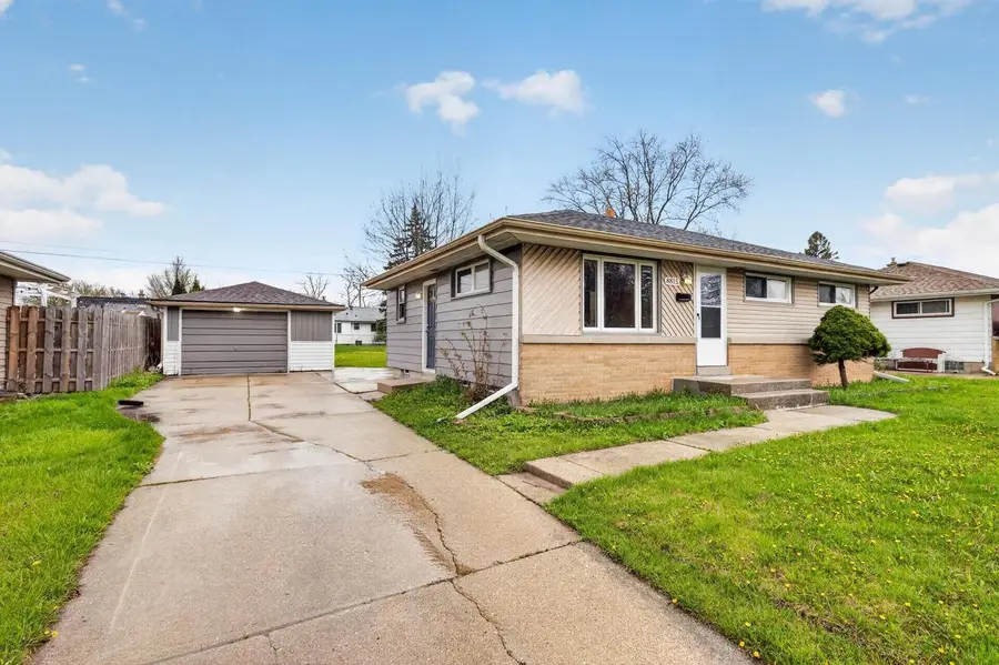 8815 W Monrovia AVENUE, Milwaukee, WI 53225 - #2