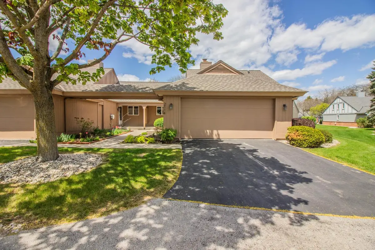2114 W Norfolk COURT #81, Mequon, WI 53092 - #1