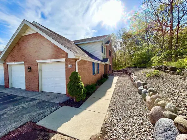 S77W19593 Lakewood DRIVE, Muskego, WI 53150