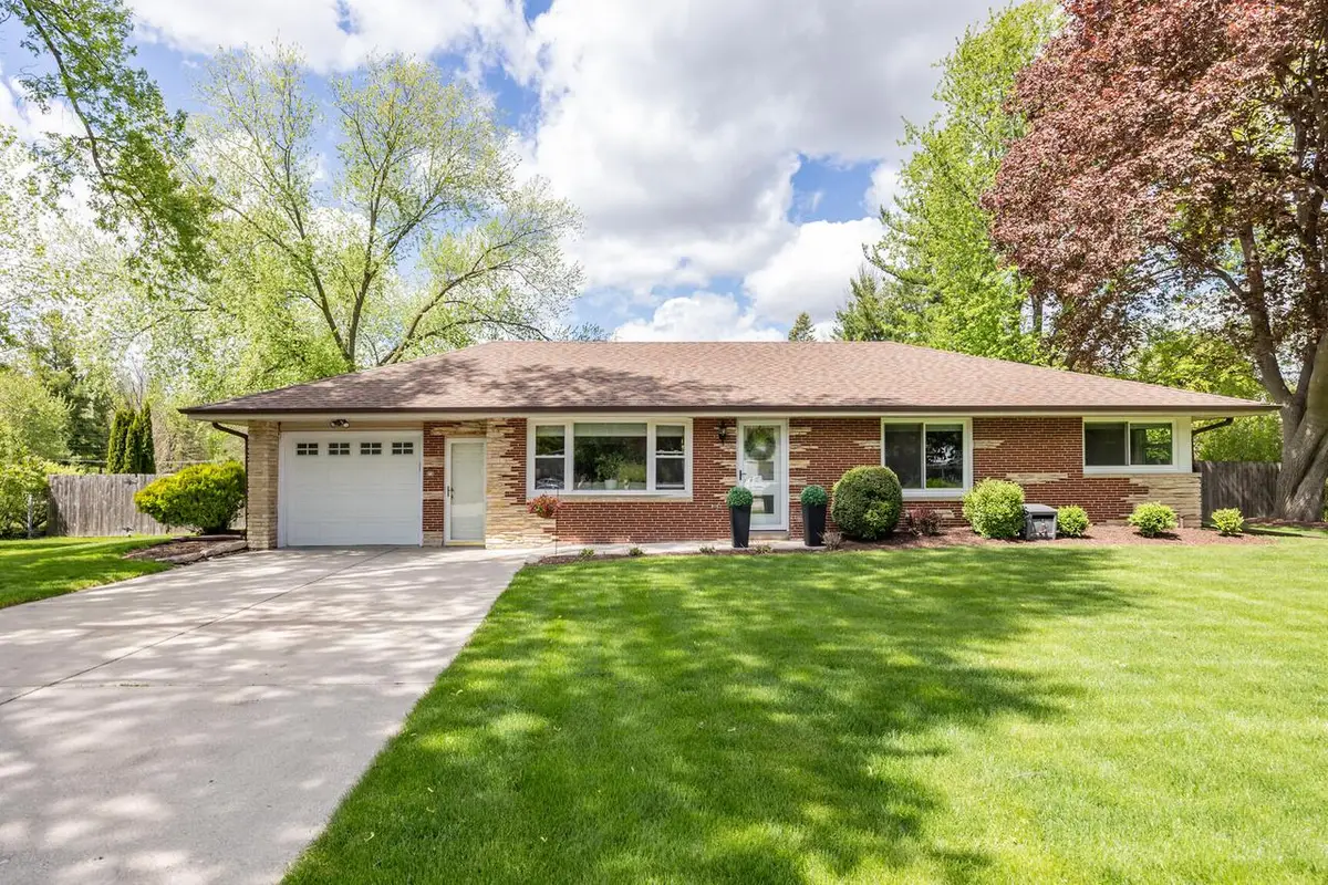 N58W21772 Maclynn DRIVE, Menomonee Falls, WI 53051 - #1