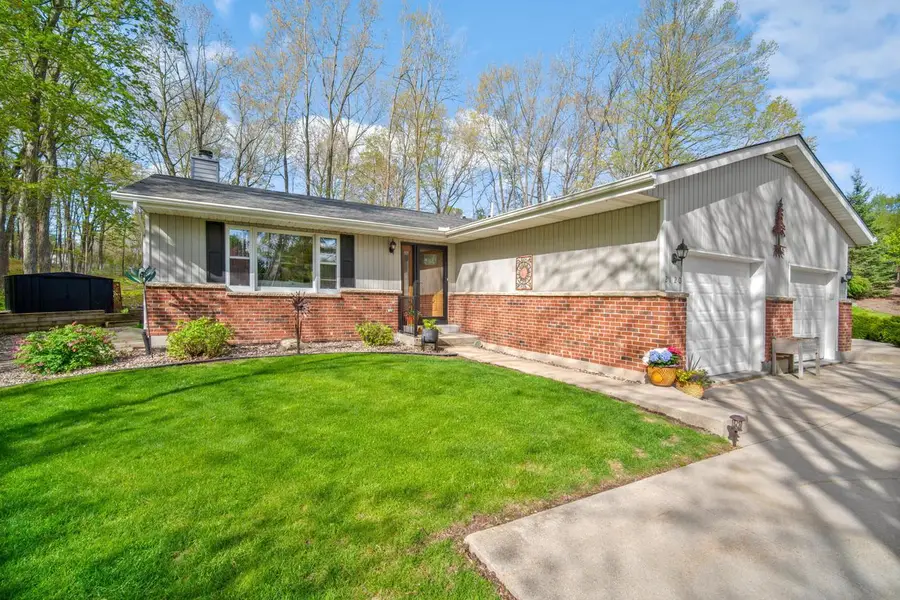 2120 Willowbrook DRIVE, West Bend, WI 53090 - #2