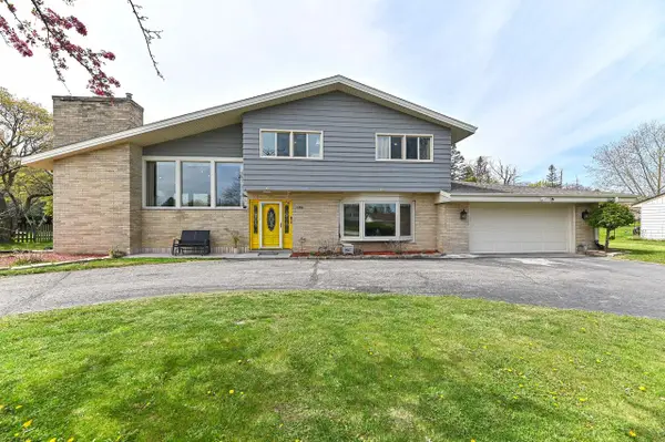 8947 N Santa Monica BOULEVARD, Bayside, WI 53217