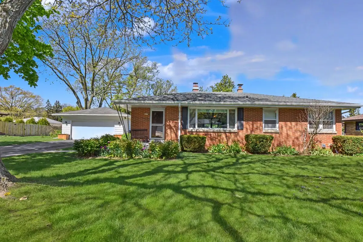 3633 S 158th STREET, New Berlin, WI 53151 - #1