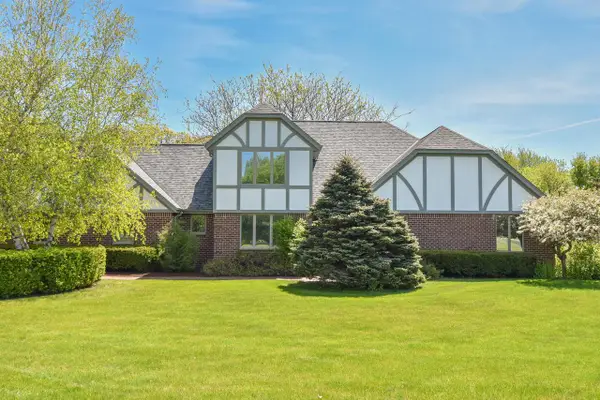 W306S2834 Wild Berry LANE, Waukesha, WI 53188