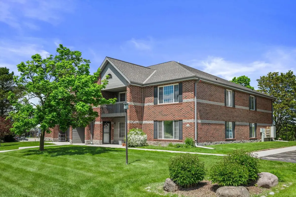 S75W16788 Jacob COURT #15, Muskego, WI 53150 - #1