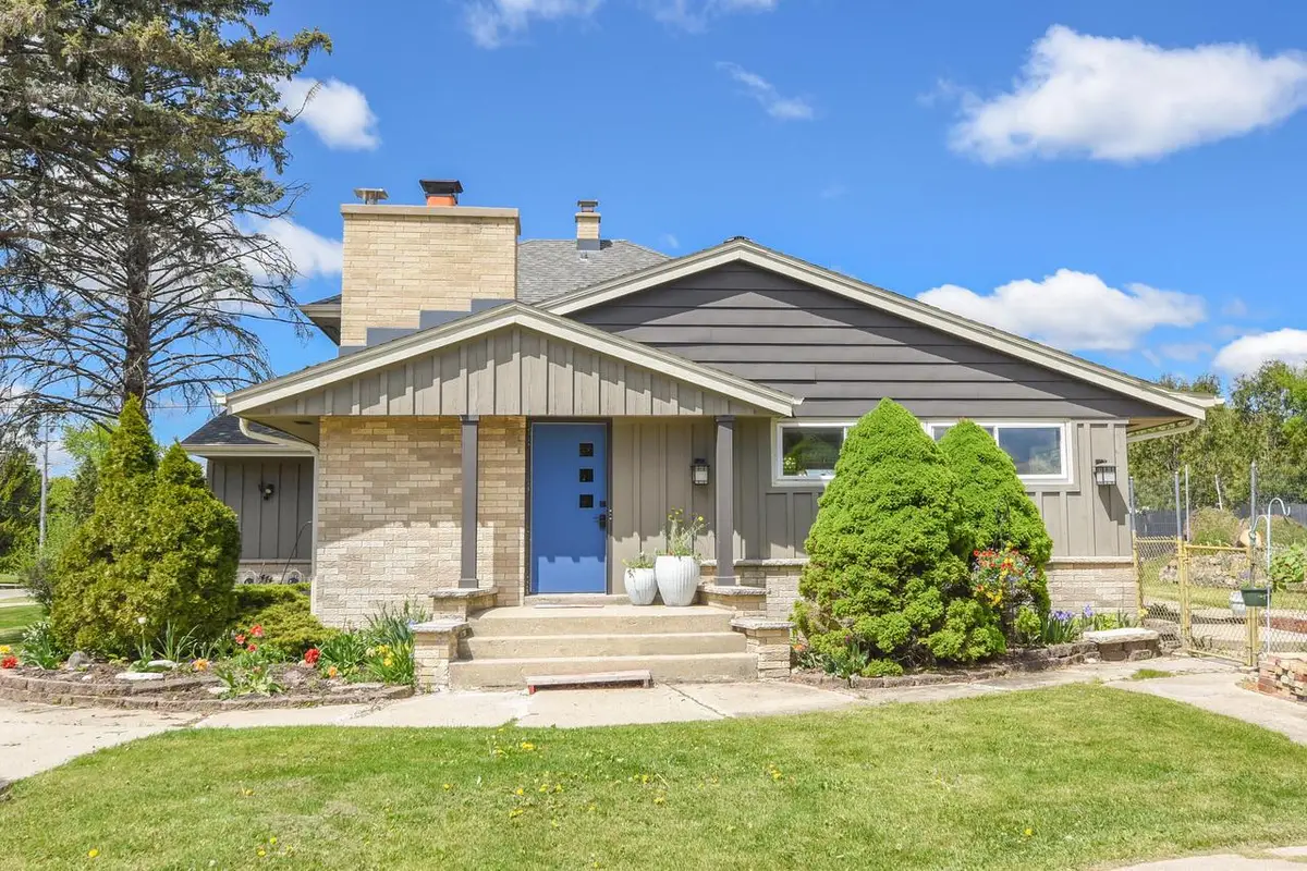 N48W16806 Lisbon ROAD, Menomonee Falls, WI 53051 - #1