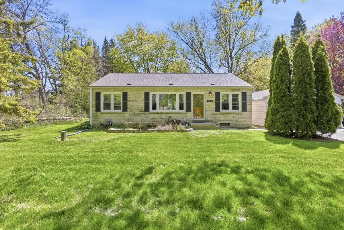 12215 W Mcshane ROAD, Franklin, WI 53132 - #1