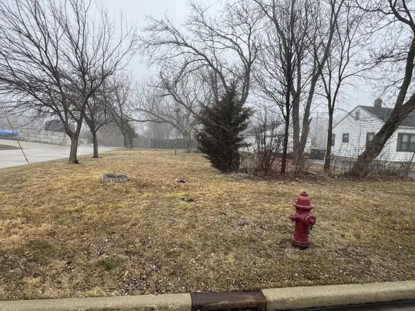 3302 E MORRIS AVENUE, Cudahy, WI 53110