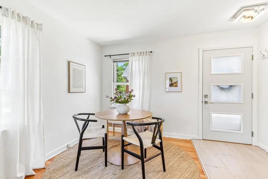 195 W Warnimont AVENUE, Milwaukee, WI 53207 - #2
