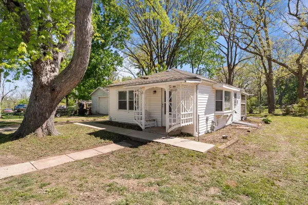 N6566 Elder ROAD, Delavan, WI 53115