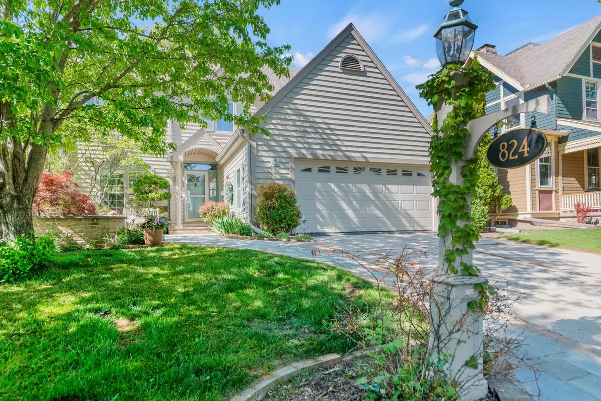824 E Glen AVENUE, Whitefish Bay, WI 53217 - #1