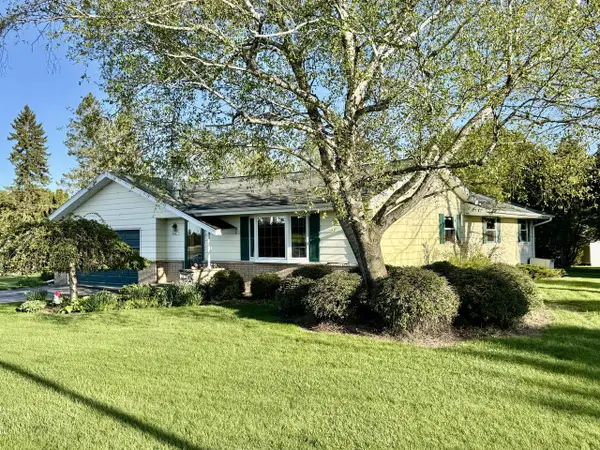 N96W19827 County Line ROAD, Menomonee Falls, WI 53051