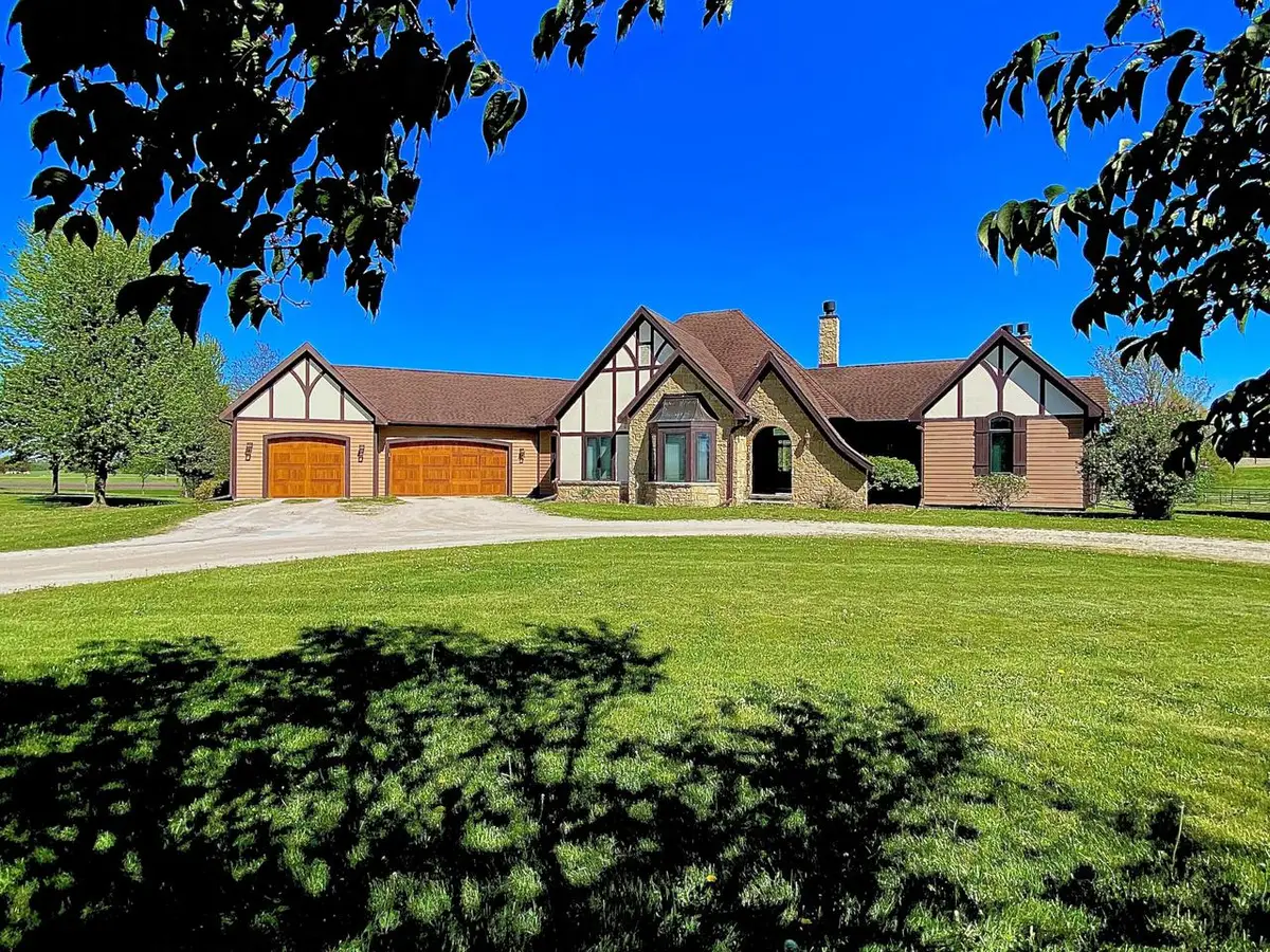N7008 Lap ROAD, Mount Calvary, WI 53057 - #1
