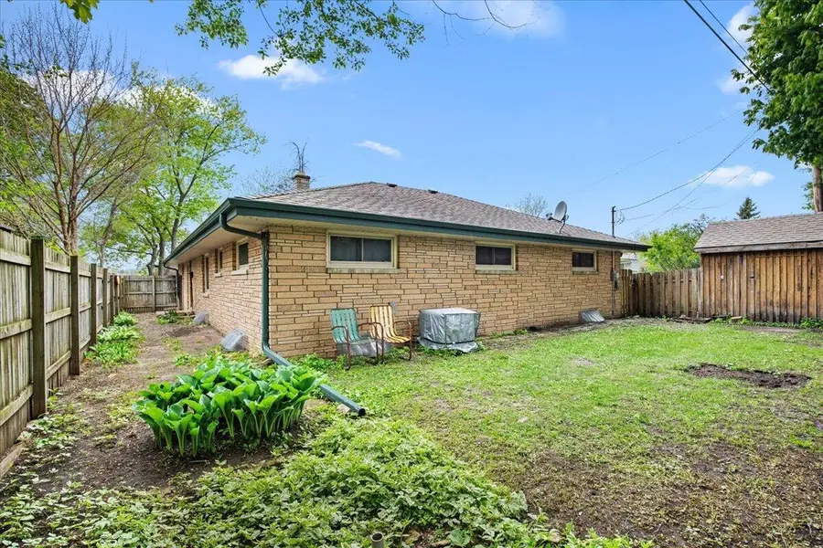 227 Hine AVENUE, Waukesha, WI 53188 - #2