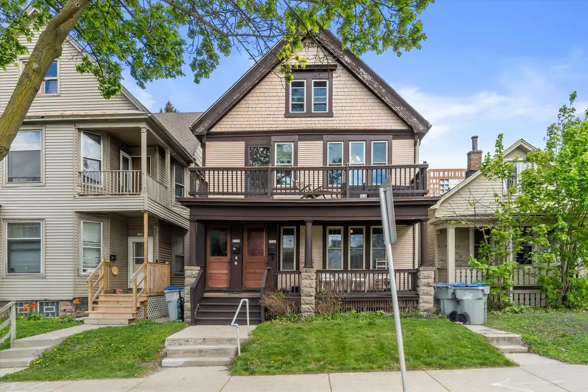 2116 N Oakland AVENUE #2118, Milwaukee, WI 53202 - #1