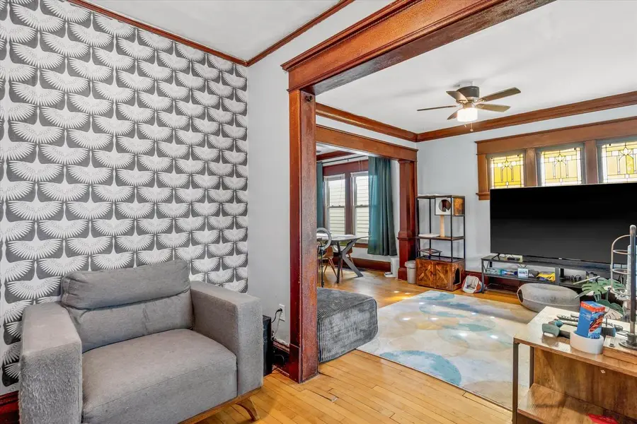 2116 N Oakland AVENUE #2118, Milwaukee, WI 53202 - #2
