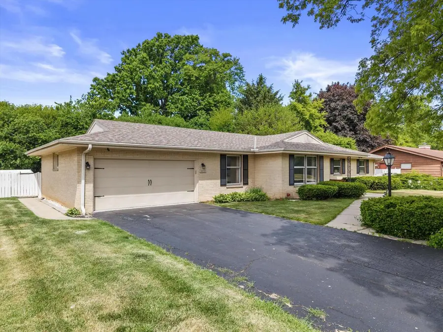 9133 N Silver Brook LANE, Brown Deer, WI 53223 - #2