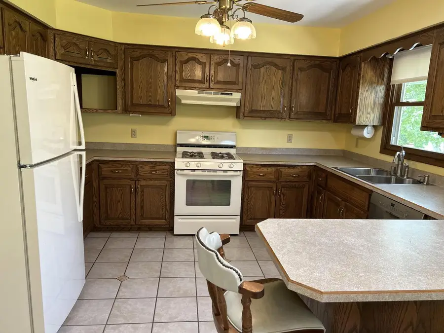 1214 Cherrywood DRIVE, Waukesha, WI 53188 - #3