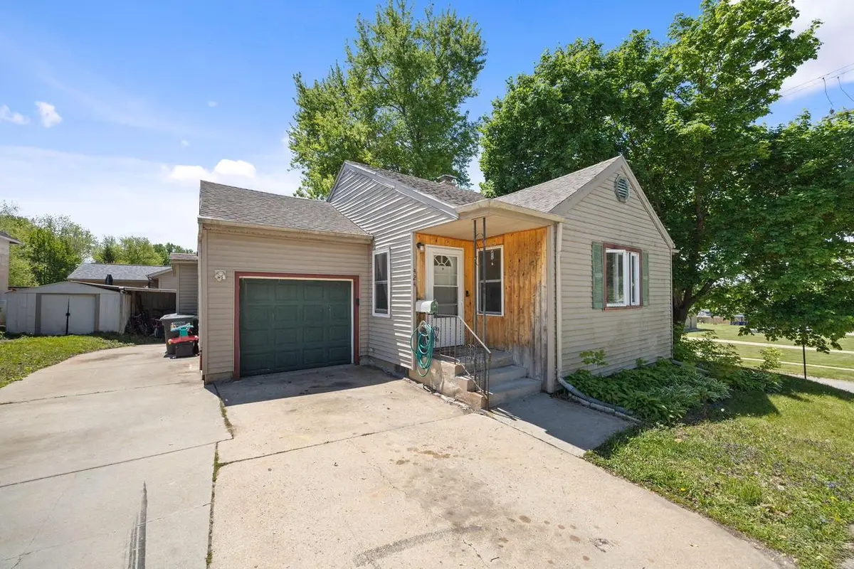 424 W Milwaukee STREET, Jefferson, WI 53549 - #1