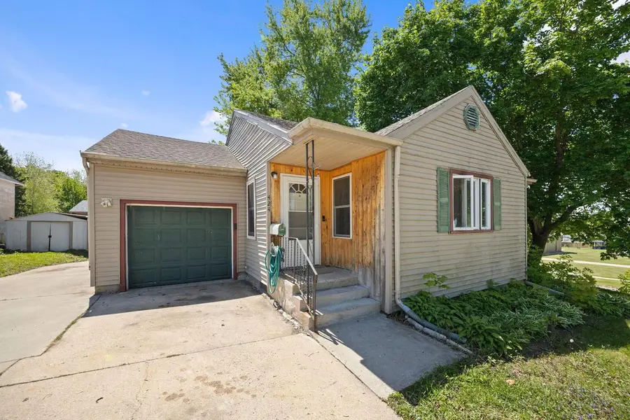 424 W Milwaukee STREET, Jefferson, WI 53549 - #2