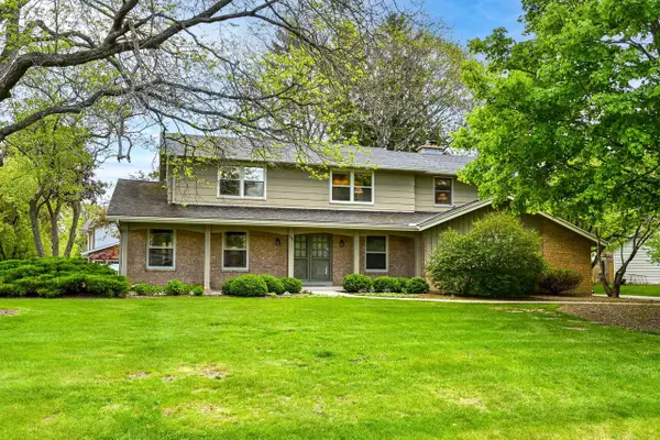 9490 N Waverly DRIVE, Bayside, WI 53217