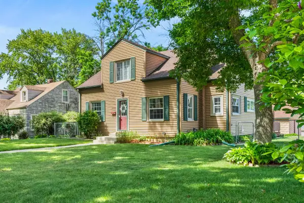2905 S 95th STREET, West Allis, WI 53227