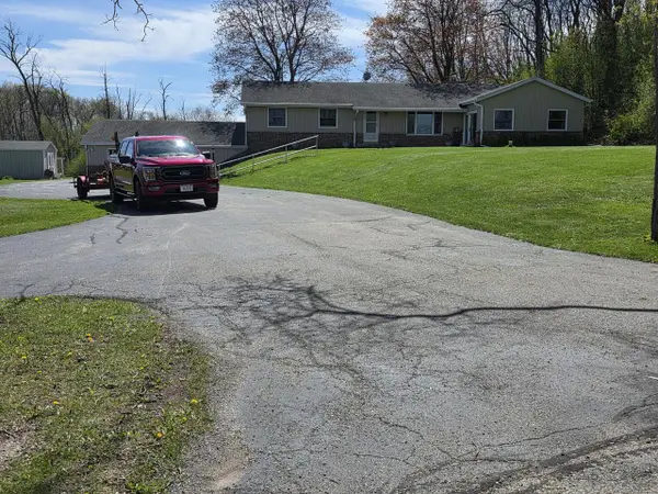 S53W24945 Glendale ROAD, Waukesha, WI 53189