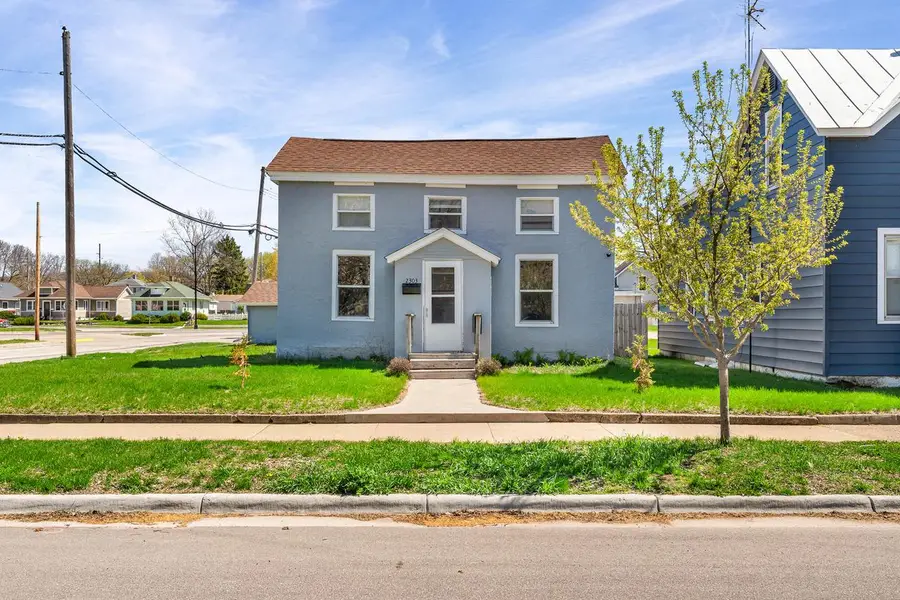 2303 13th STREET S, La Crosse, WI 54601 - #2